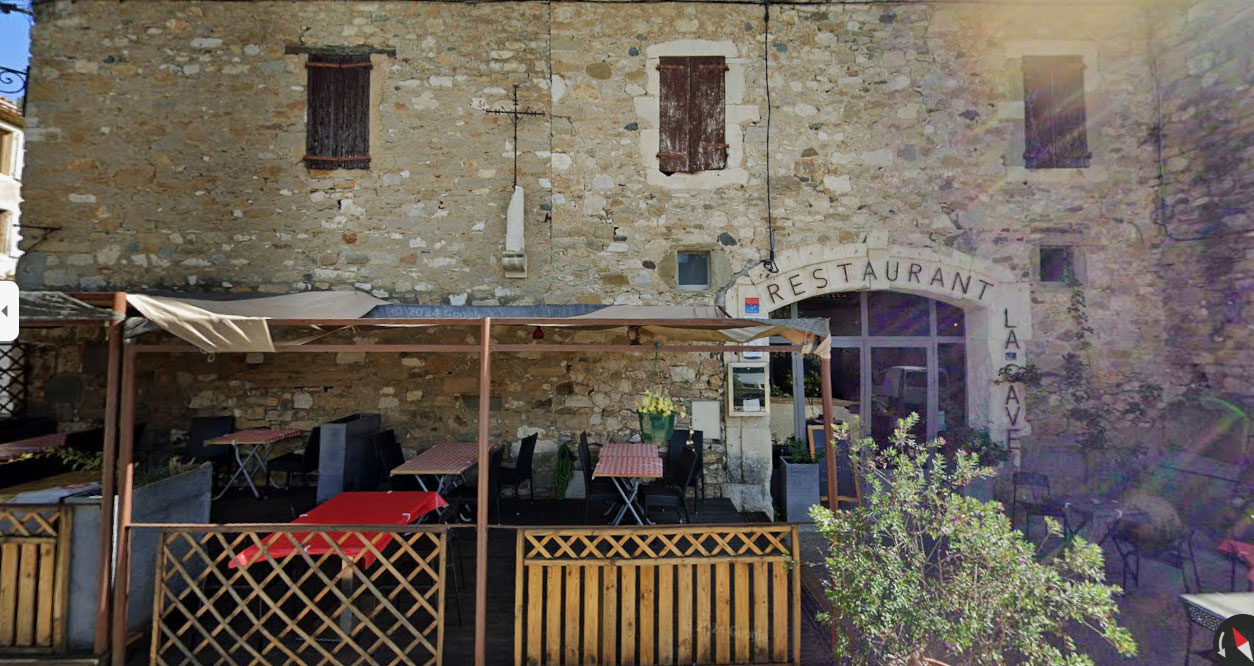 Bijpraatlunch Restaurant La Cave, 9 Place l'Ormeau, 34210 La Caunette.