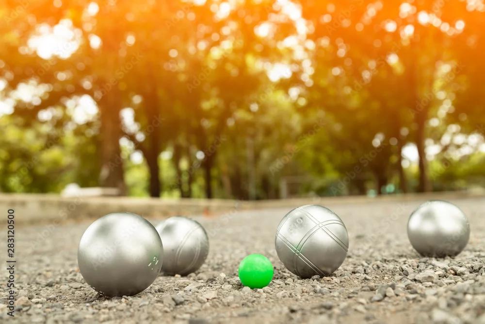 Pétanque in Tourbes